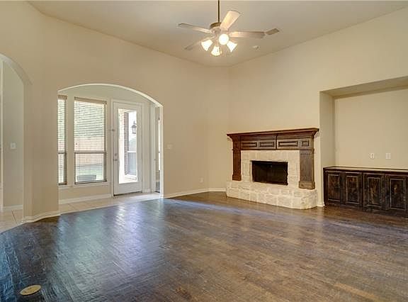 5th image of 2918 Tracy Lynn Ln