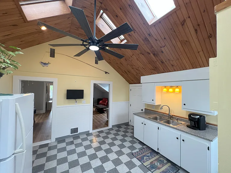 13 Newport Ave #3 — Photo 8