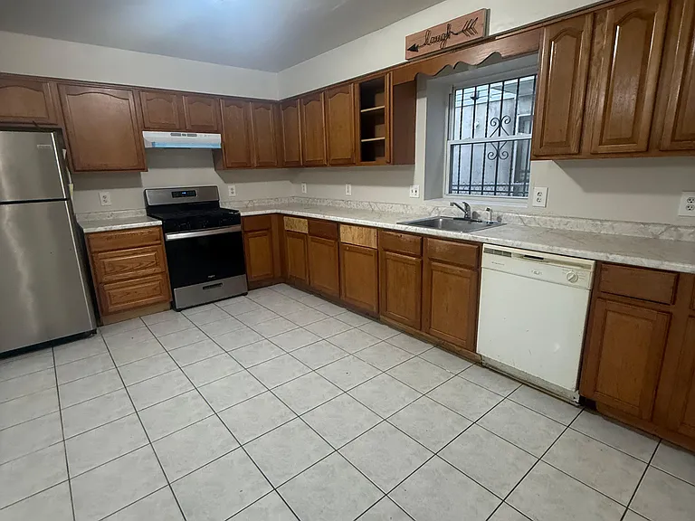 61-63 Voorhees St #1 — Photo 6