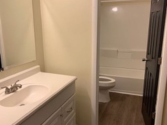 4th image of 46849 Flower Dr
