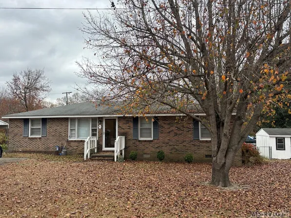 41 Bradley Dr, Halifax, NC 27839