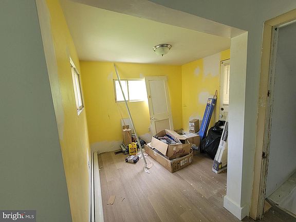 3rd image of 11907 Iris Ave