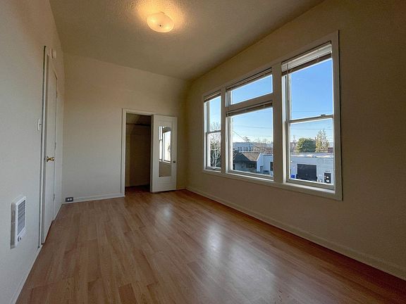 5th image of 5026-5030 NE Grand Ave #5026