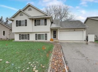 813 Spruce St, Farmington, MN 55024