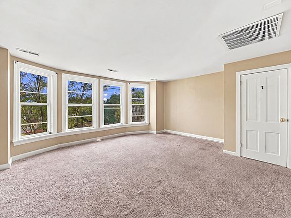 3rd image of 121 Franklin St #4