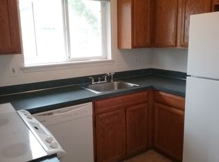 1308 SE Center St APT 4, Portland, OR 97202