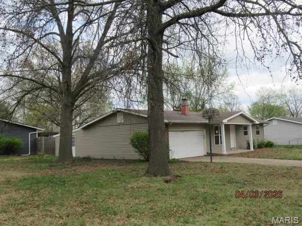 3535 Ridgewood Dr, Saint Charles, MO 63303