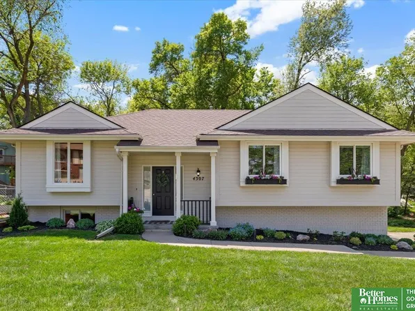 4307 McCarty Dr, Bellevue, NE 68123