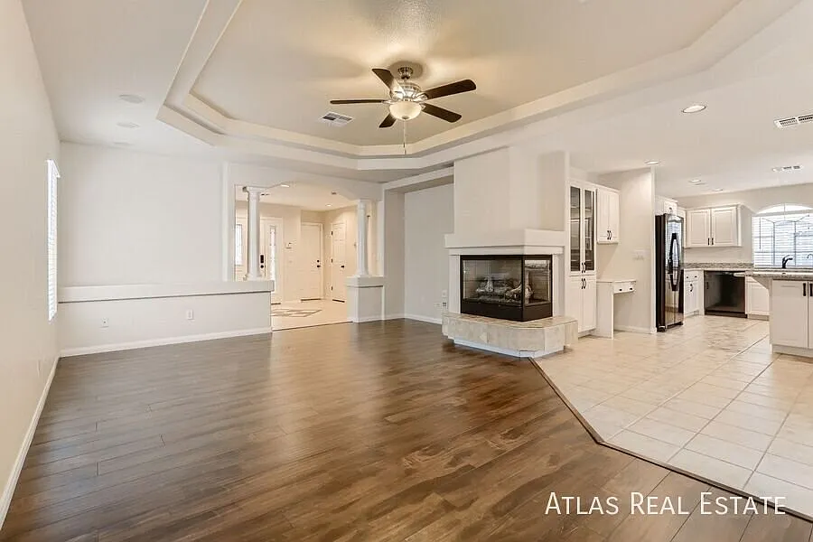 Stunning Southern Highlands 2 story 3 bedroom in a Guard Gated Community — Photo 3