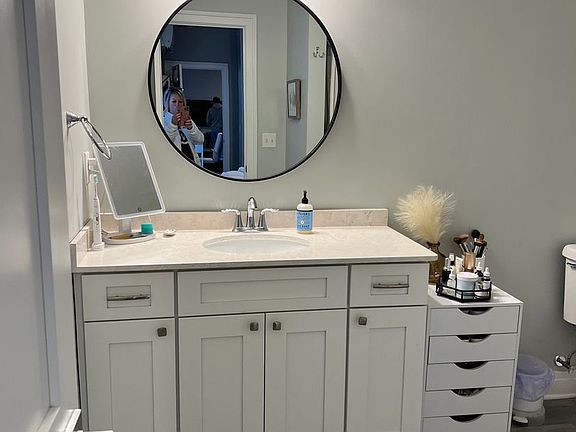 4th image of 1010 Elmwood Ave #202