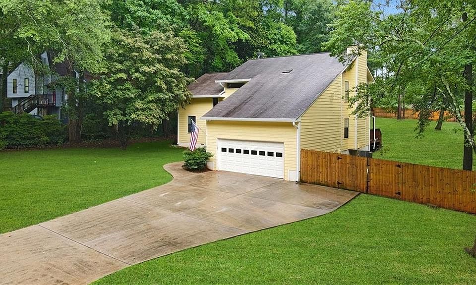 1st image of 4930 Tremont Dr NE