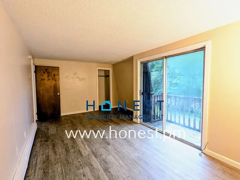 1074 Hallowell Litchfield Rd #A — Photo 11
