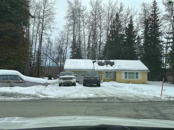 1351 Valley Dr, North Pole, AK 99705