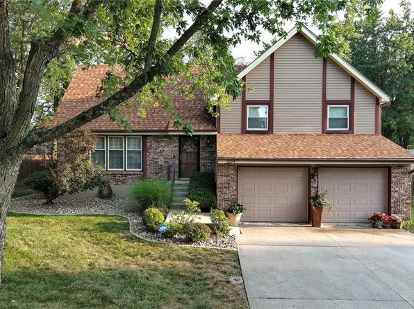 1005 SE 2nd St, Lees Summit, MO 64063