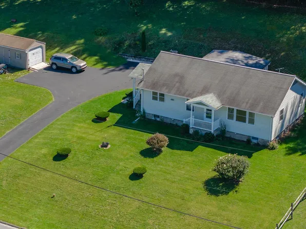 749 W Market St, Orwigsburg, PA 17961