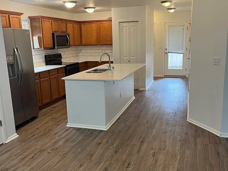 6608 Indiana St SE — Photo 8