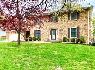 400 Country Ridge Dr, Saint Charles, MO 63304