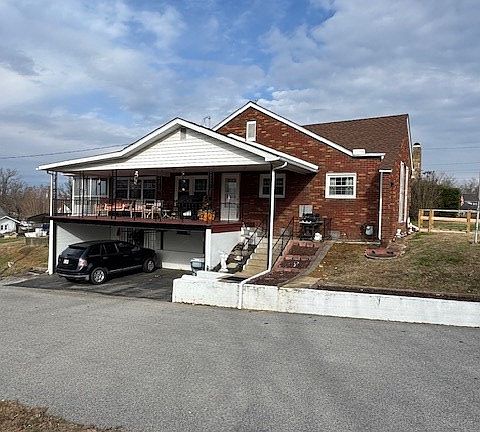 4th image of 110 Hamby Ave