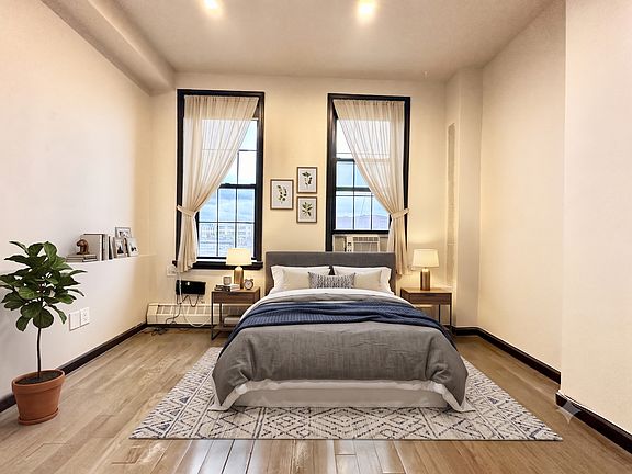 2nd image of 140 Grattan St APT 3L