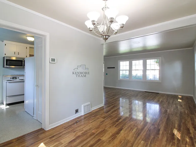 1310 Haupt Ave — Photo 4