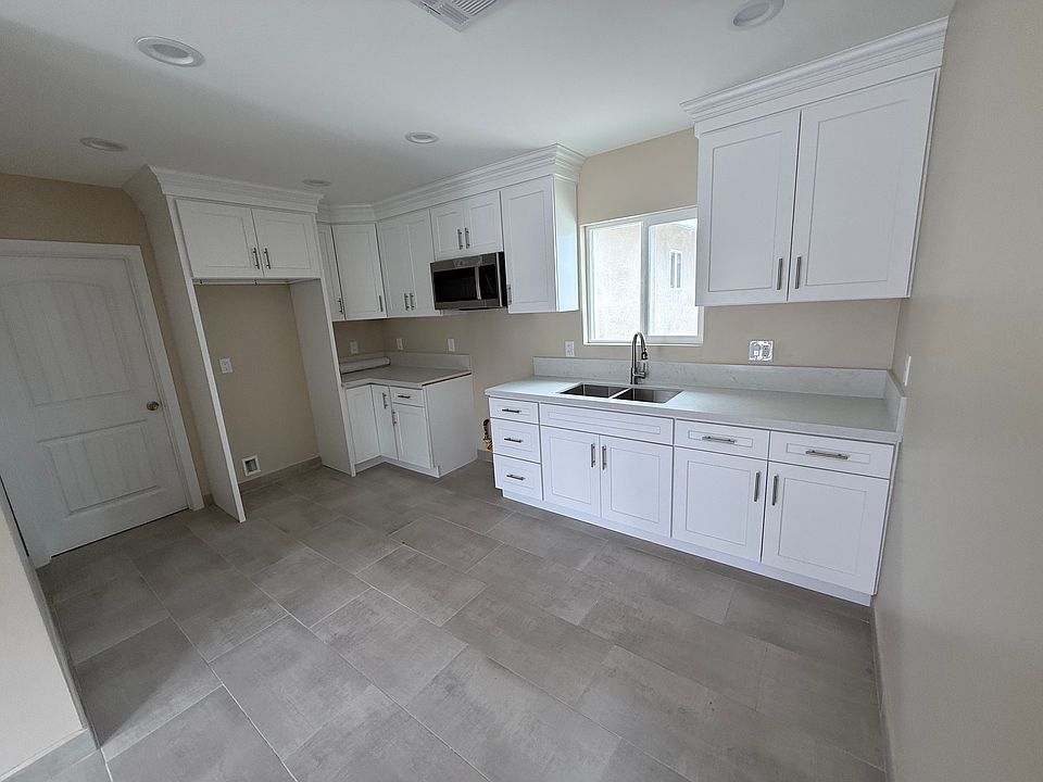 1st image of 1302 N Lassen Ave