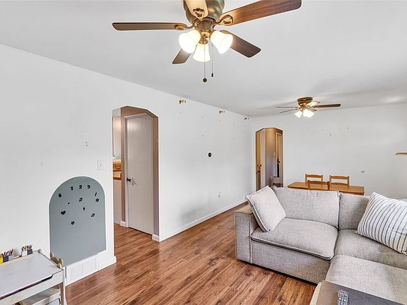 5th image of 468 Fairlane Blvd