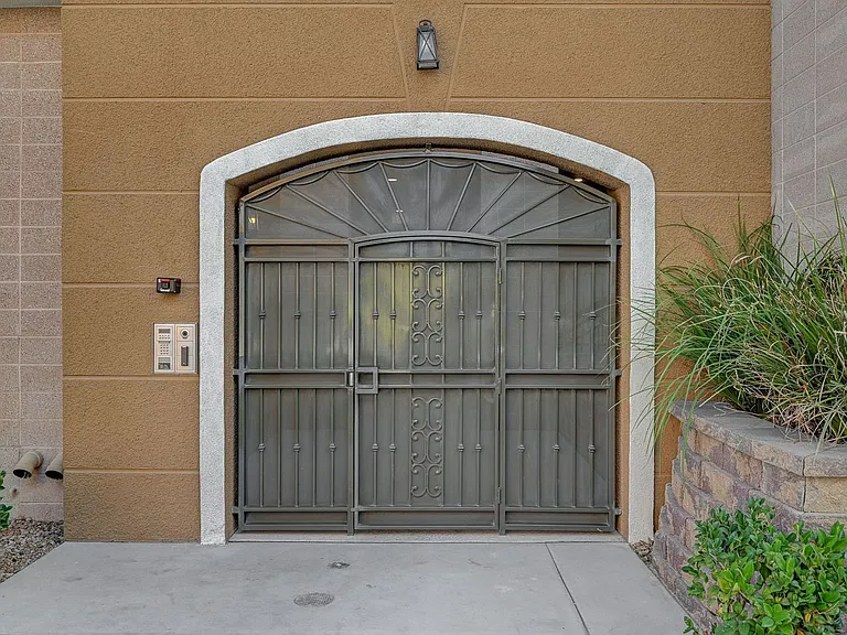 9129 Las Manaitas Ave #302 — Photo 3