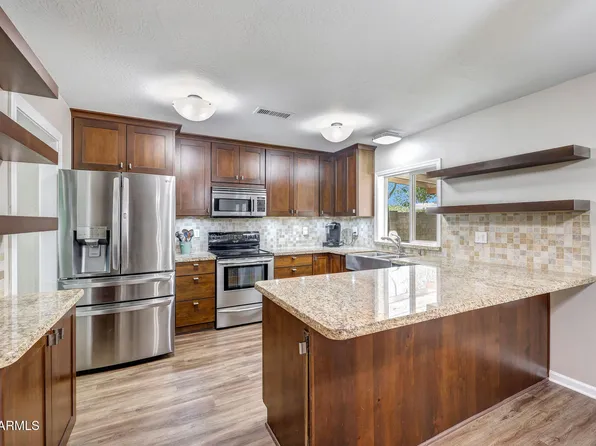 4808 W SHAW BUTTE Drive, Glendale, AZ 85304