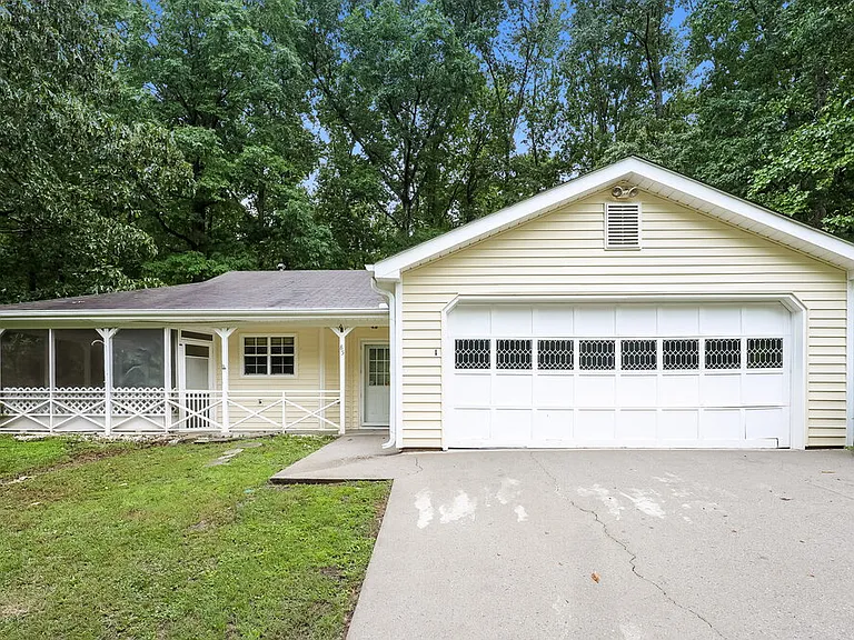 85 Lakeside Dr — Photo 1