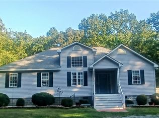 3711 Clara Hope Ln, Gum Spring, VA 23065