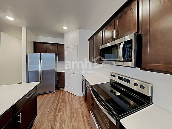 3rd image of 1429 E Perelle Ln
