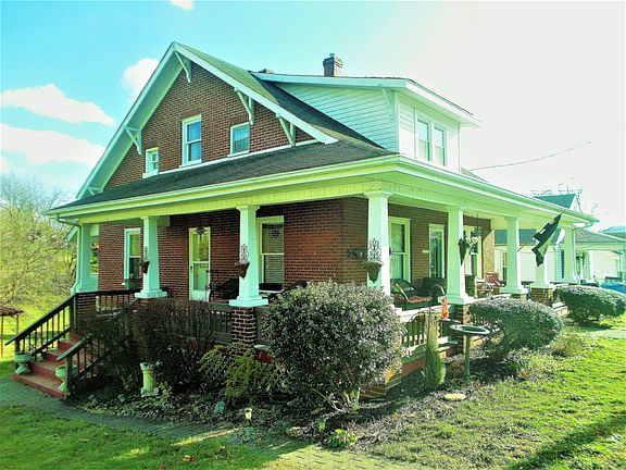 3rd image of 2653 Dell Ave NE