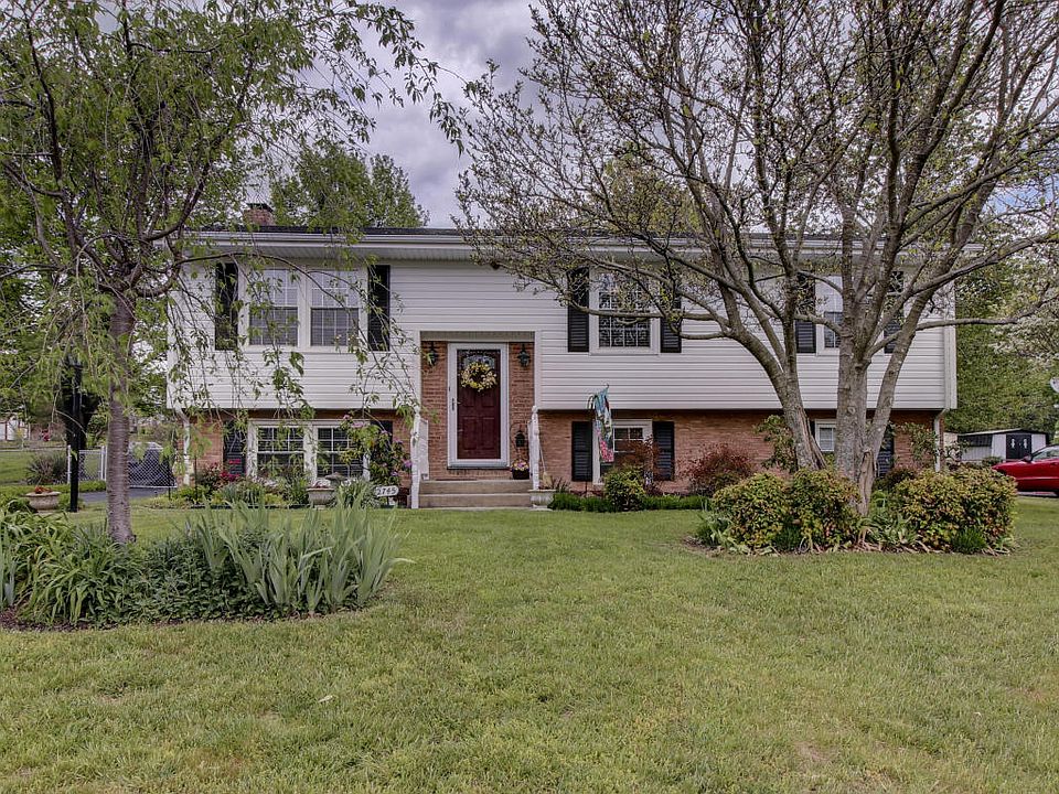 1st image of 2745 Diplomat Dr