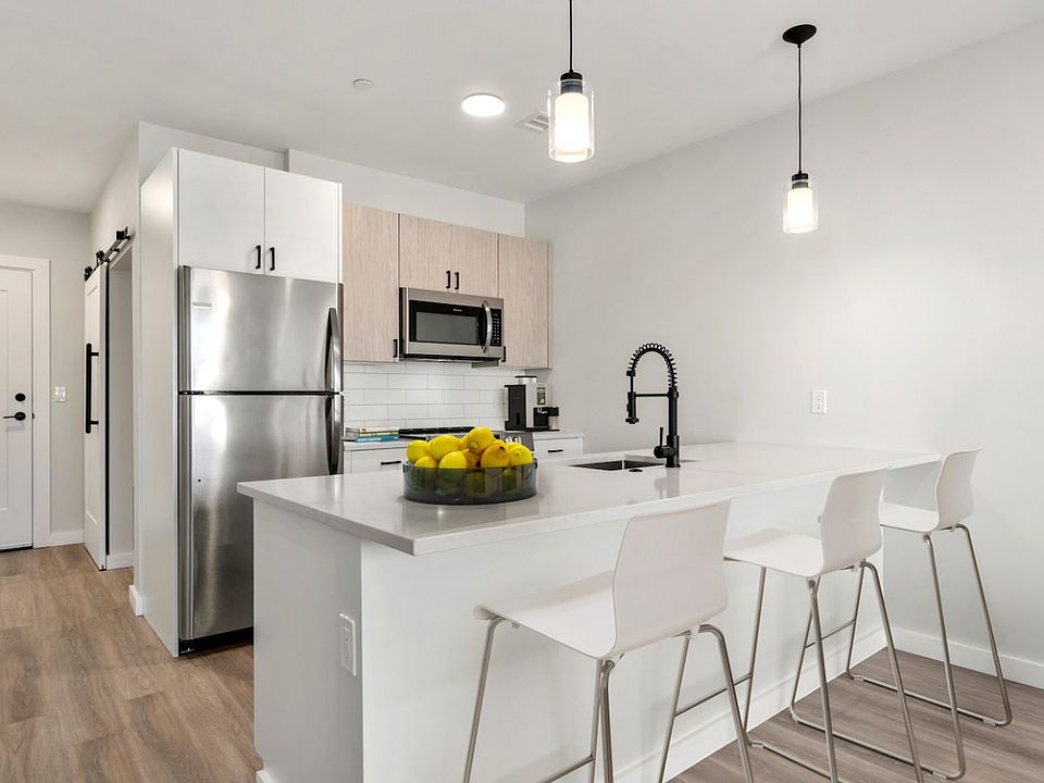 1st image of 10-26 Somerset Ave #208