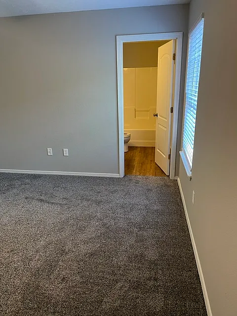 3 bed, 1100 sqft, $1,250 — Photo 4