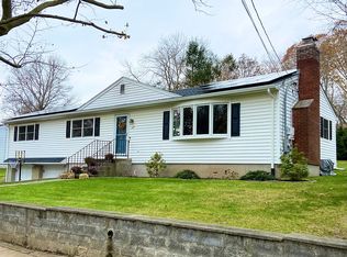 40 Luanne Rd, Stratford, CT 06614