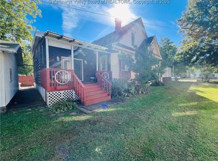 205 Henry St, Ravenswood, WV
