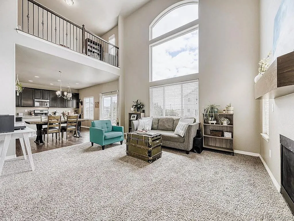 503 Mount Rainier St — Photo 2