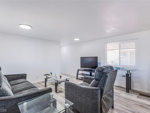 5th image of 3644 Estes Park Dr