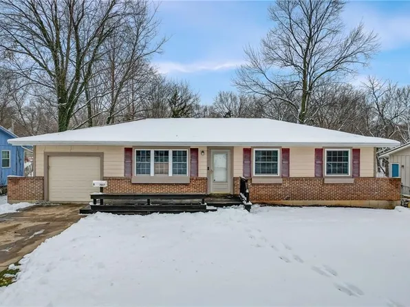 7807 W 65th St, Overland Park, KS 66202