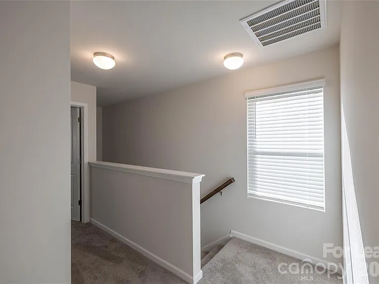1419 Amhurst St — Photo 26