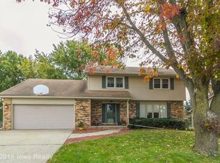 413 39th St, West Des Moines, IA 50265