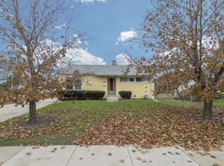 1002 Theodore St, Crest Hill, IL 60403