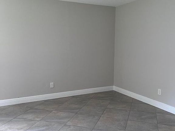 3rd image of 8760 Lyndall Ln