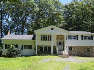 5212 Lazy Ln, Swiftwater, PA 18370