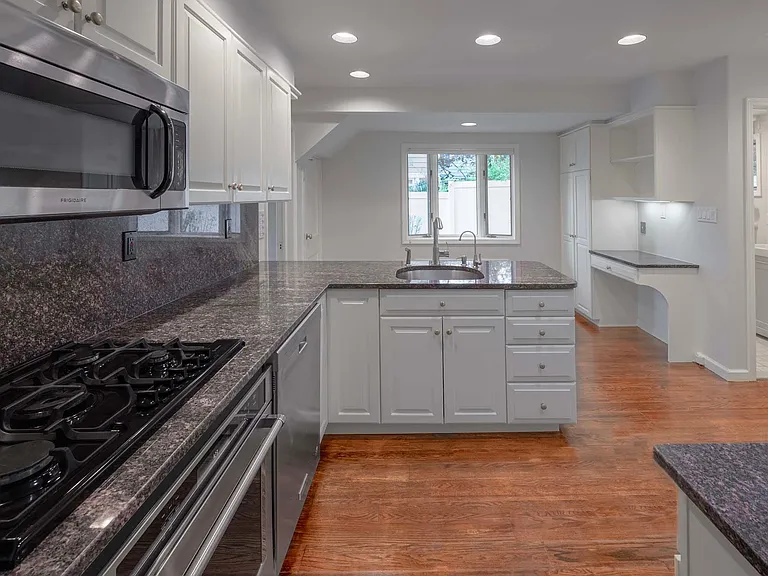 62 Summit Ave — Photo 11