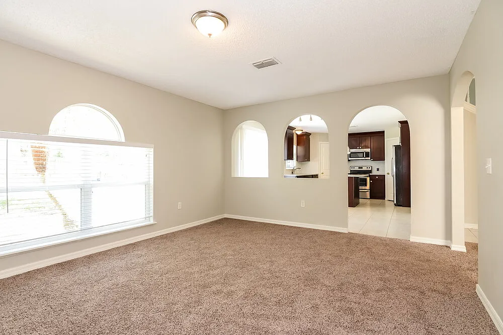 4 bed, 2.0 bath, 2222 sqft, $2,750 — Photo 2