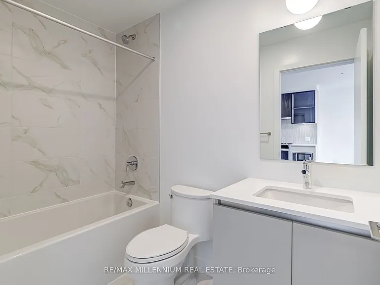 395 Dundas St W #531 — Photo 21