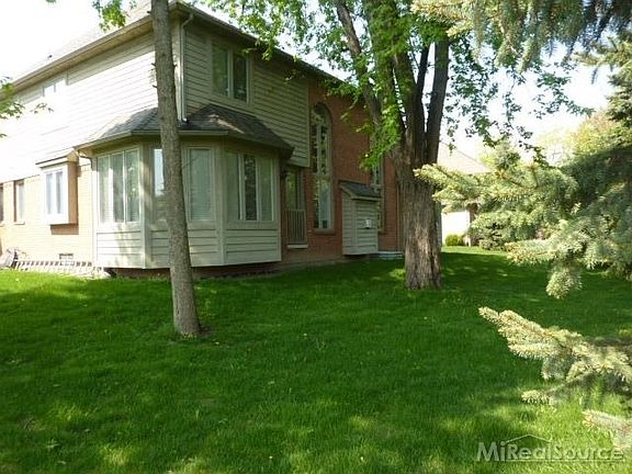 3rd image of 28057 Ashland Ave