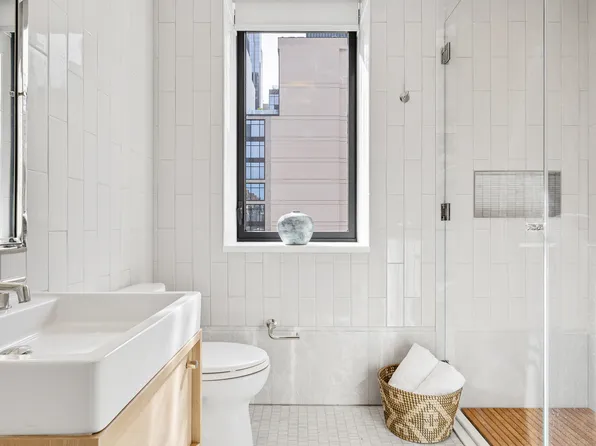 301 East 50th Street image 15 of 16